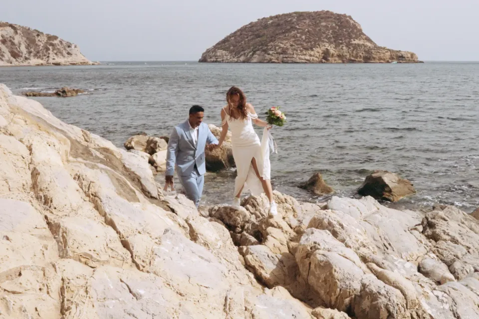 Elopement planner for dreamers — Tips and Tricks · Stories By DJ